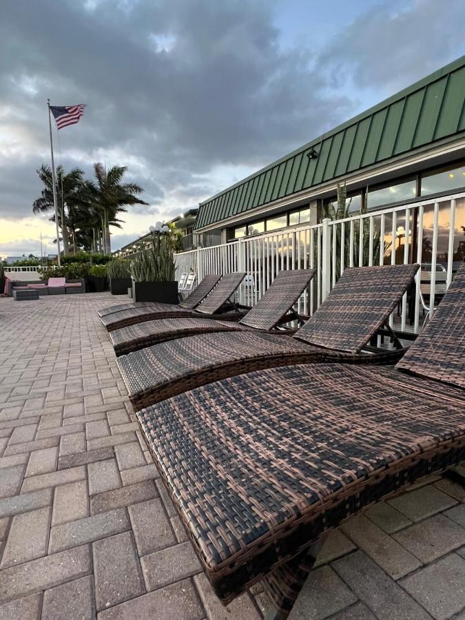 Marina Vibes - Sarasota Hotel Exterior photo
